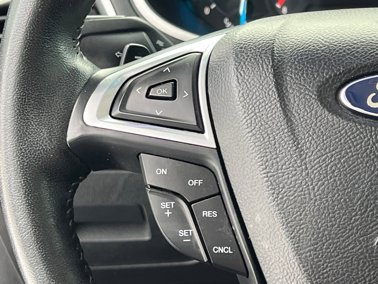 Used 2015 Ford Edge SEL image 23