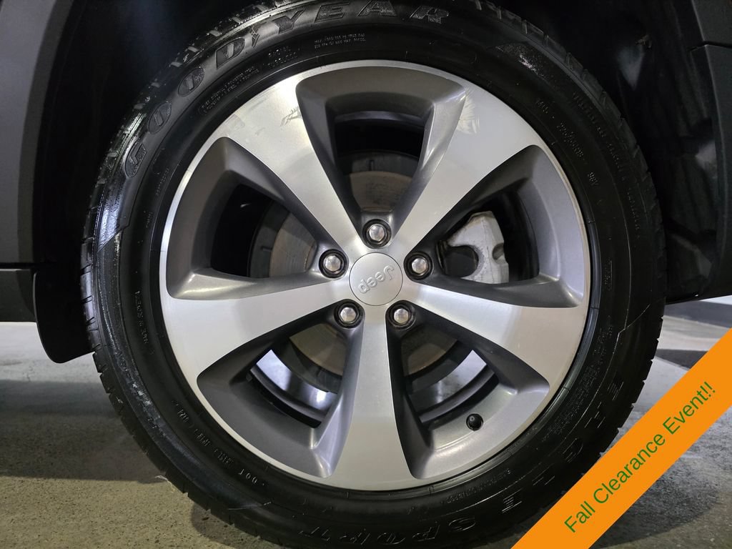 Used 2020 Jeep Cherokee Limited FWD image 30