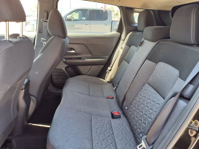 Certified 2025 Nissan Kicks SV AWD/4WD image 18