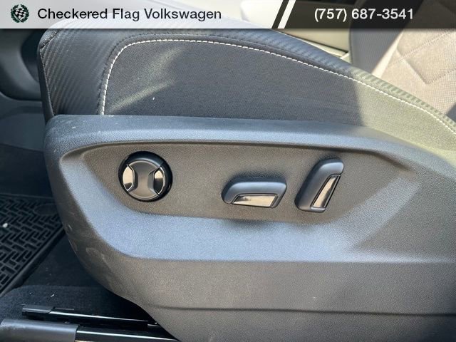 Used 2024 Volkswagen Atlas Cross Sport SE AWD/4WD image 23