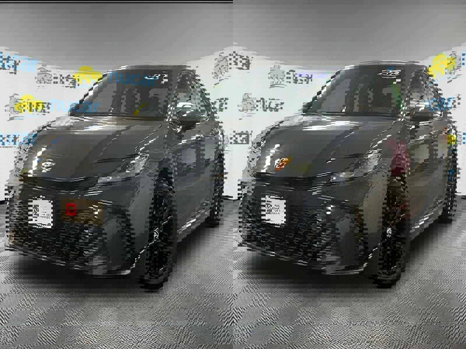 Used 2025 Toyota Camry SE FWD image 3