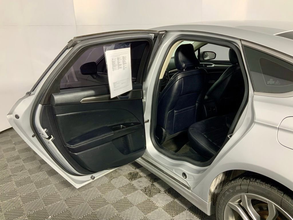 Used 2019 Ford Fusion SEL FWD image 33