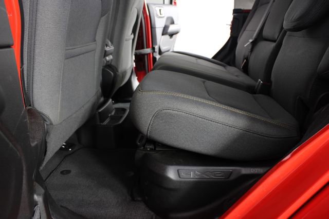 Used 2025 Jeep Wrangler Unlimited Sahara w/ Safety Group image 16