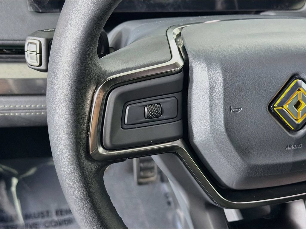 Used 2025 Rivian R1S Adventure AWD/4WD image 10