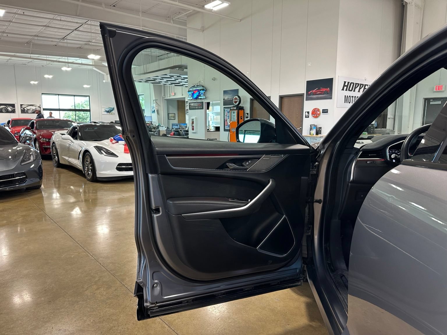 Used 2023 Jaguar F-PACE SVR AWD/4WD image 12