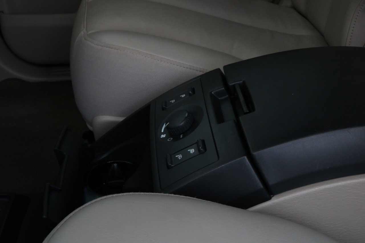 Used 2004 Chrysler Pacifica AWD image 33