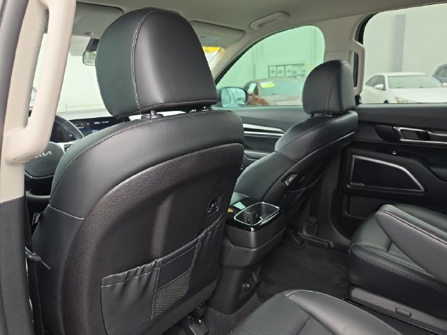 Used 2024 Kia Telluride S FWD image 10