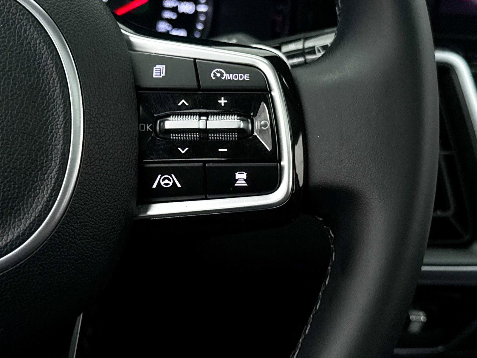 Certified 2023 Kia Sorento EX w/ Panoramic Sunroof Package FWD image 38