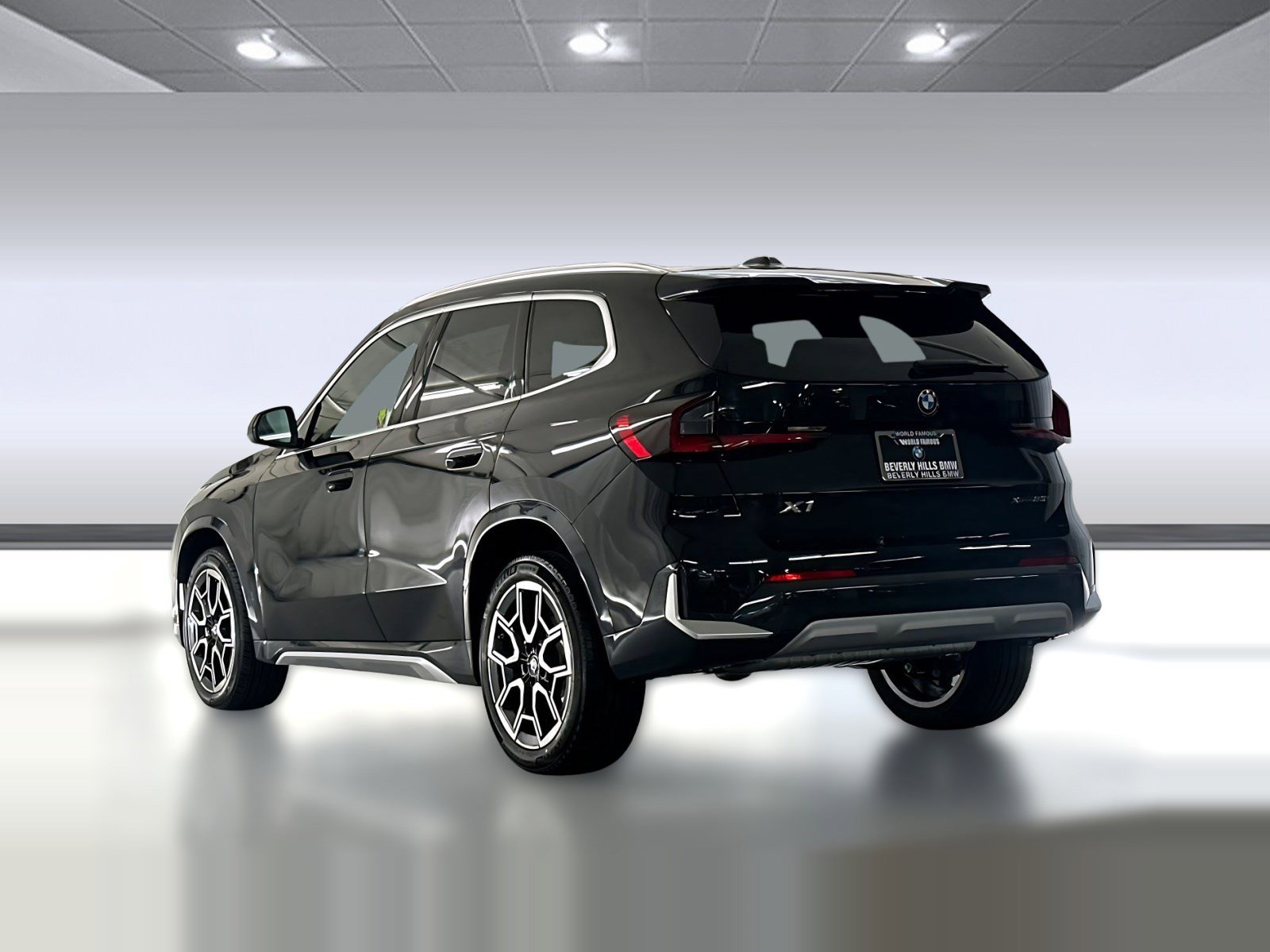 Used 2026 BMW X1 xDrive28i w/ Convenience Package AWD/4WD image 3
