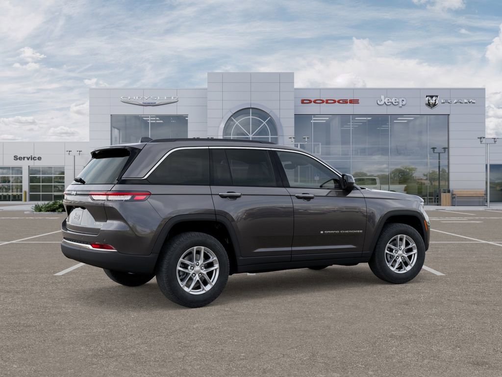 New 2025 Jeep Grand Cherokee Laredo X w/ Luxury Tech Group I image 4
