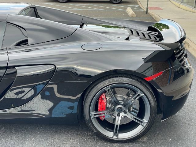 Used 2015 McLaren 650S Spider RWD image 16
