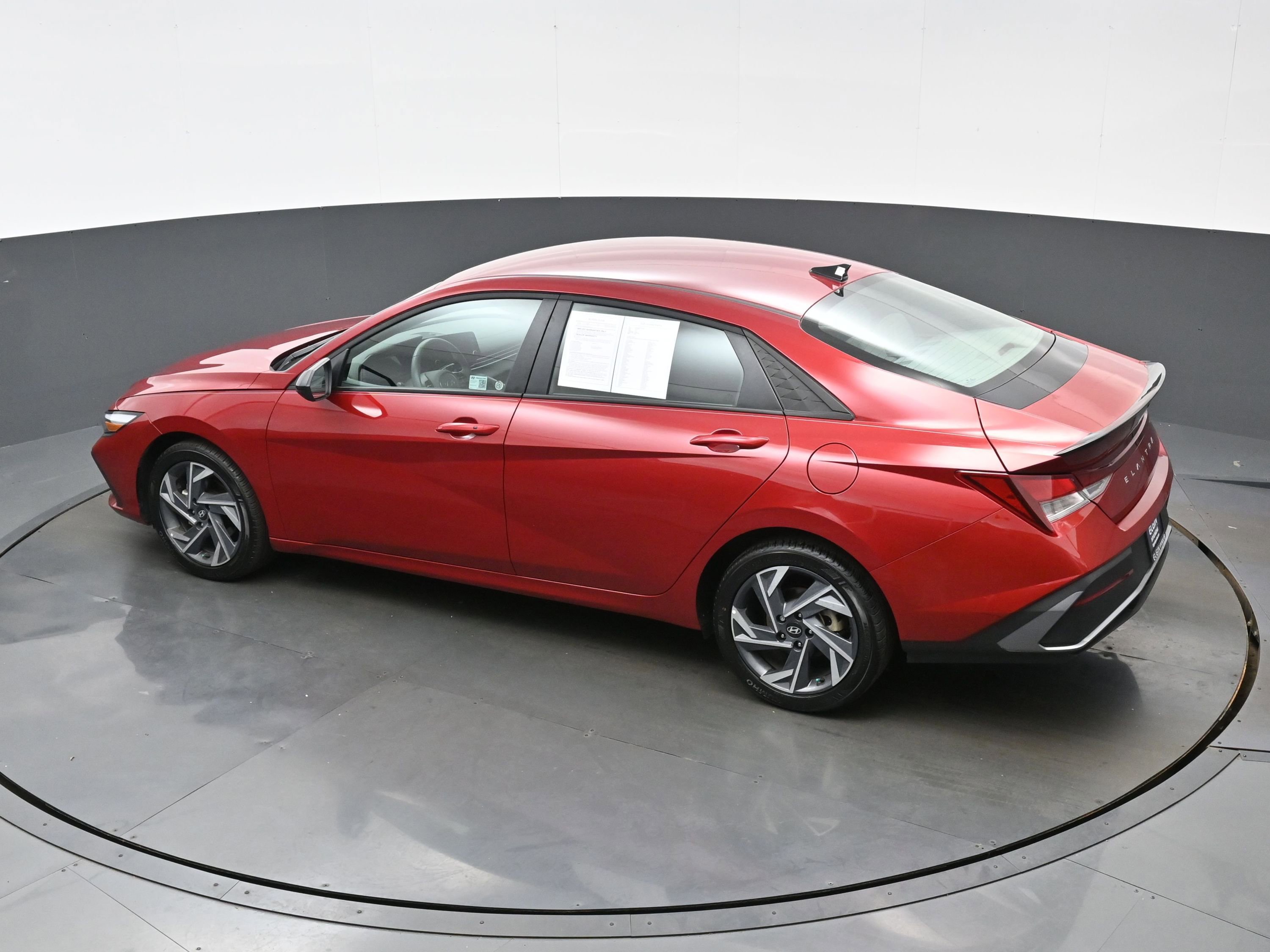 Certified 2025 Hyundai Elantra Sport FWD image 33