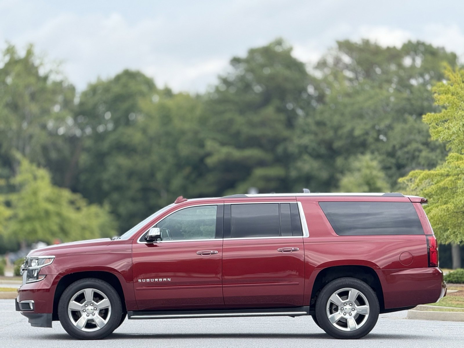 Used 2017 Chevrolet Suburban Premier image 8