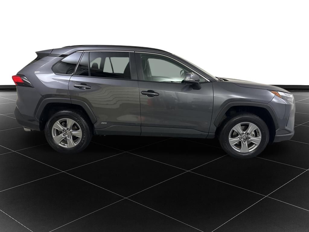 Used 2025 Toyota RAV4 XLE image 6