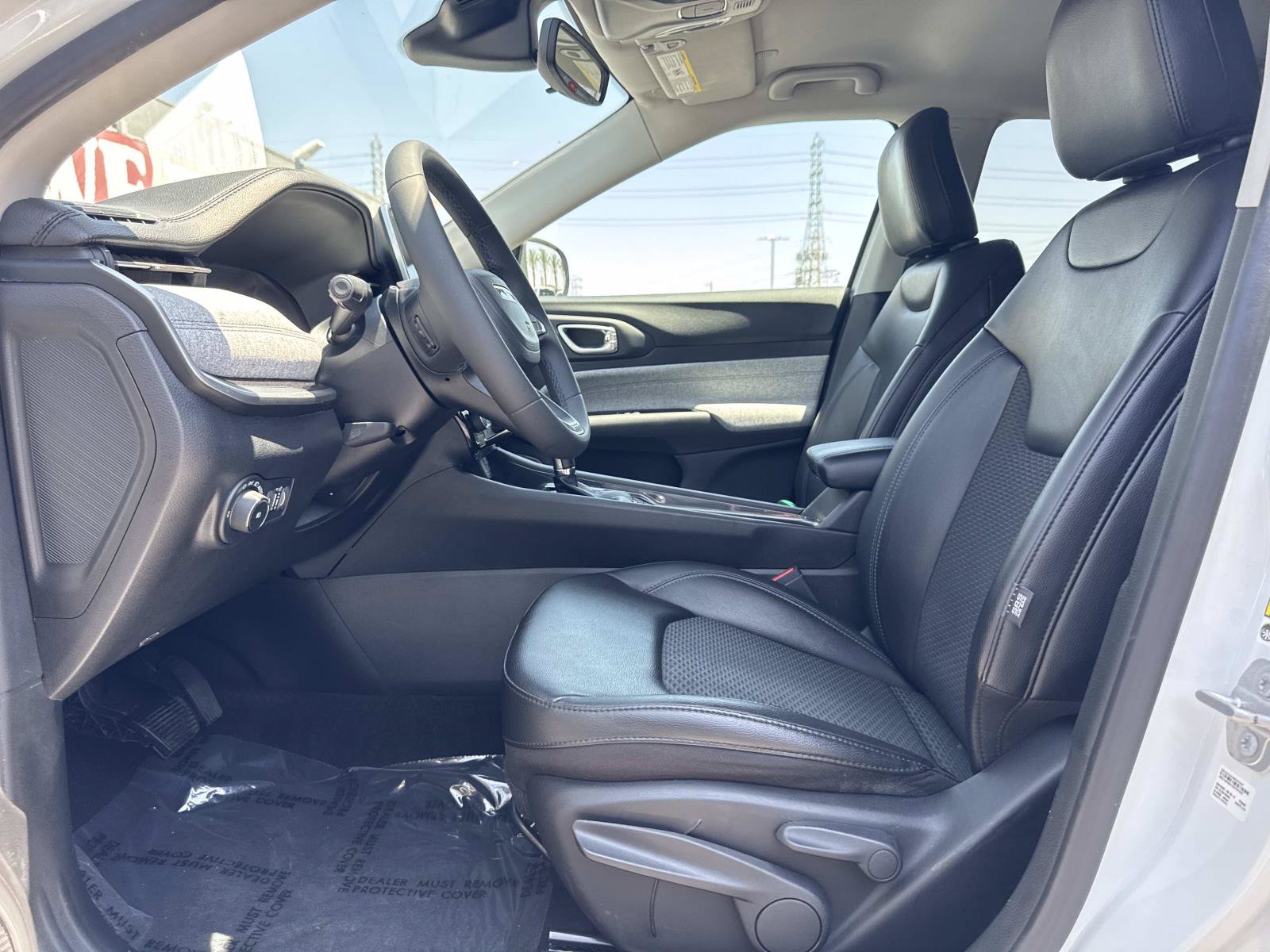 Used 2022 Jeep Compass Latitude FWD image 23
