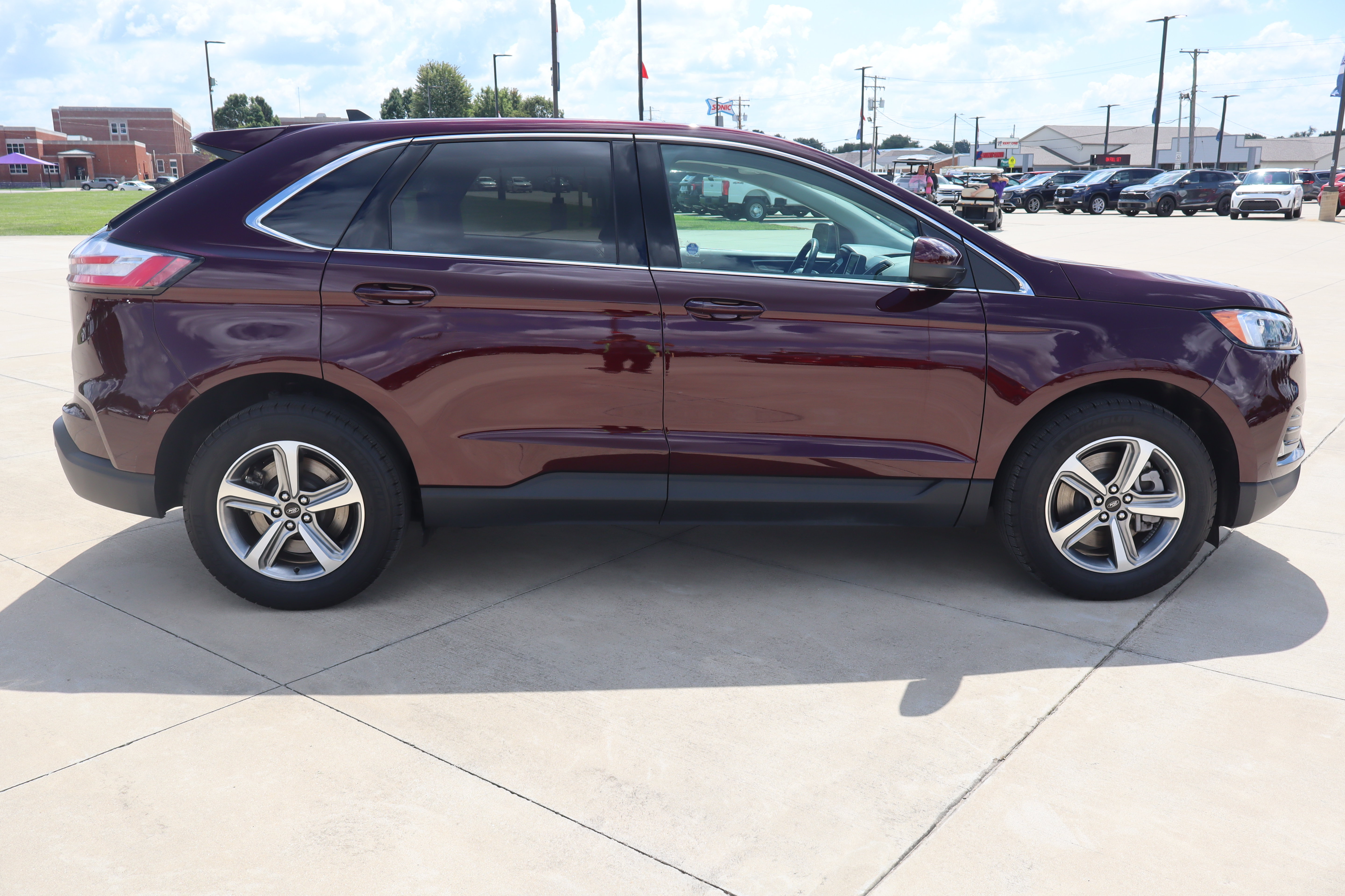 Used 2024 Ford Edge SEL w/ Convenience Package AWD/4WD image 5