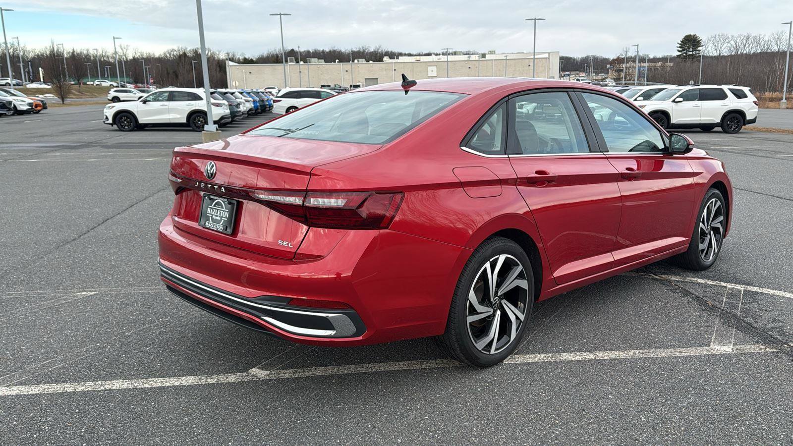 Used 2025 Volkswagen Jetta SEL image 6