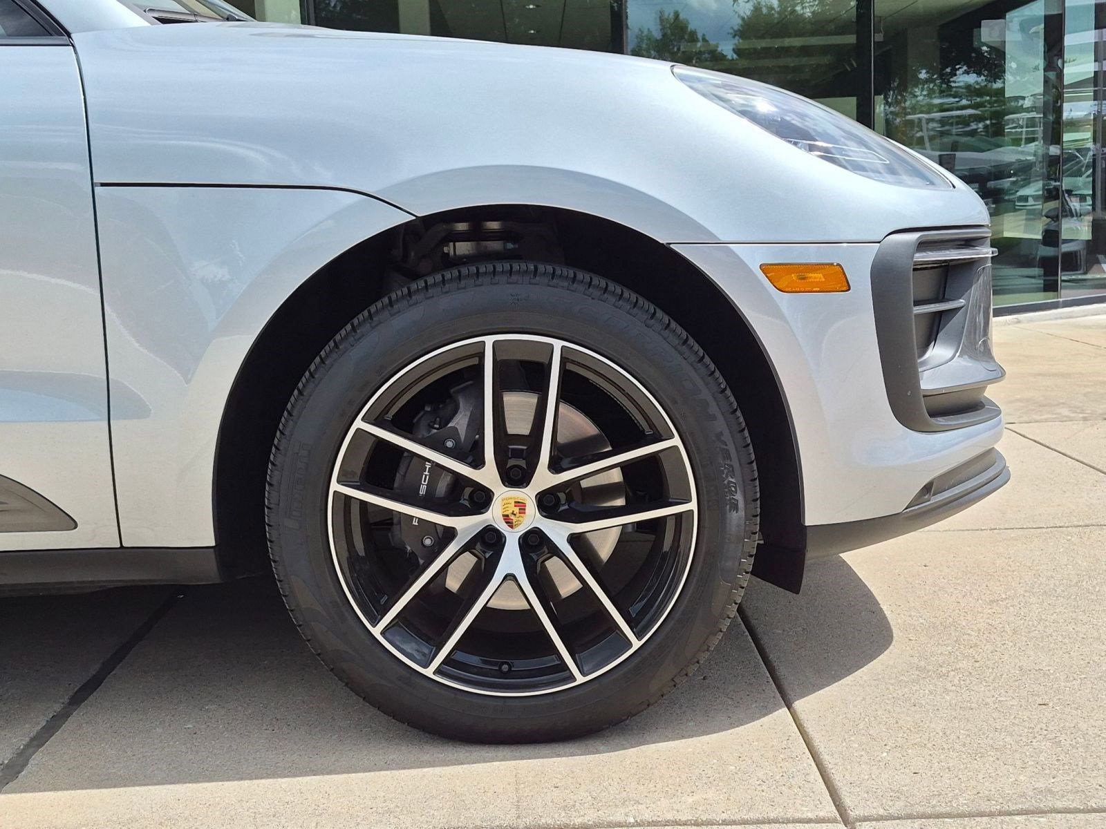 Certified 2025 Porsche Macan Turbo AWD/4WD image 11