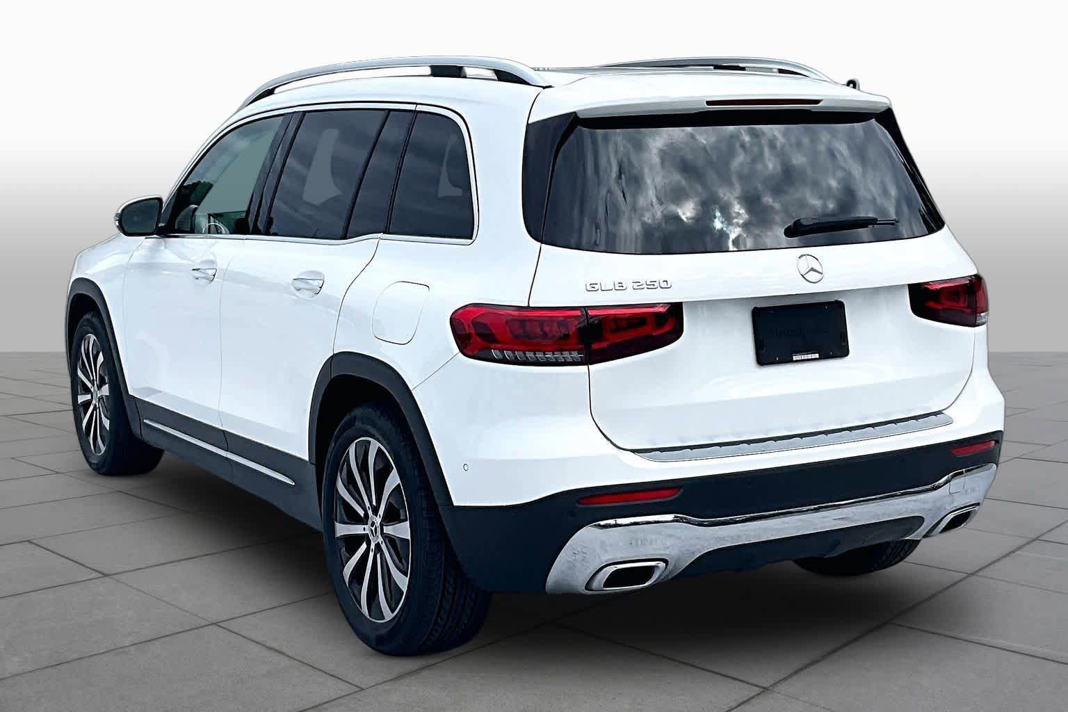 Used 2023 Mercedes-Benz GLB 250 image 11