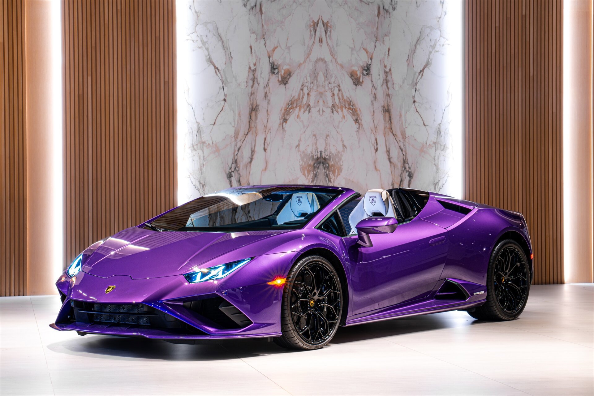 Used 2023 Lamborghini Huracan EVO RWD image 1