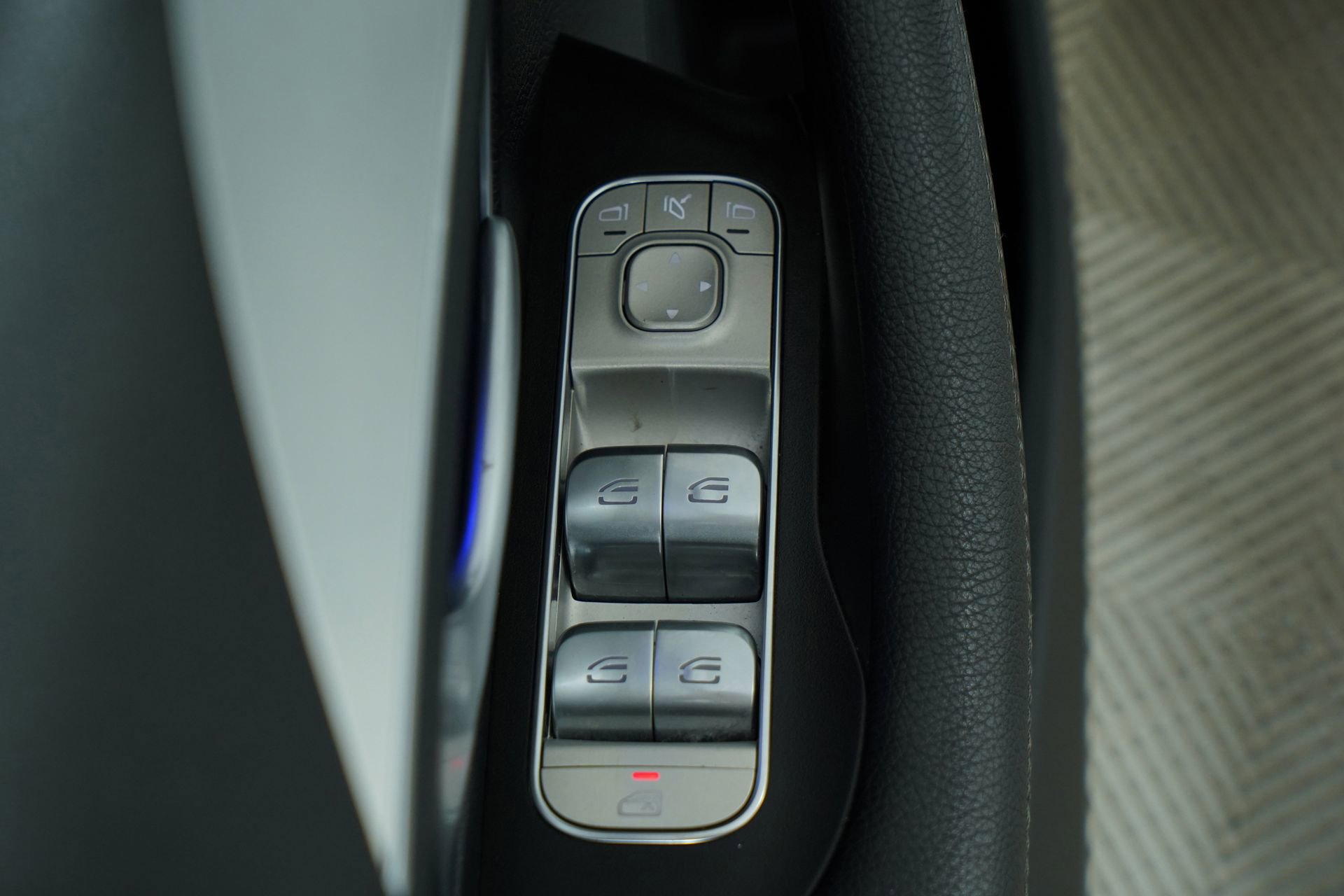 Used 2024 Mercedes-Benz GLE 350 4MATIC image 45