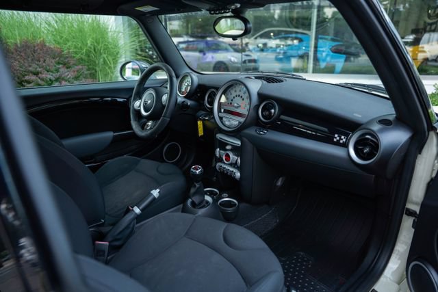 Used 2009 MINI Cooper John Cooper Works FWD image 29