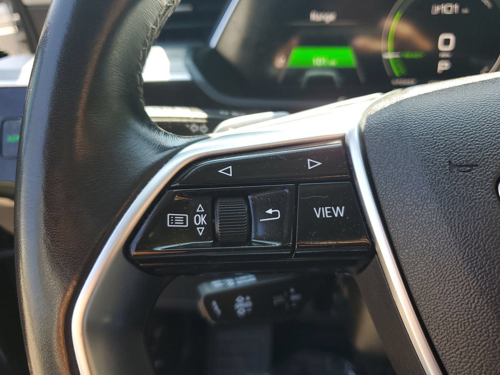 Used 2024 Audi Q8 e-tron Premium Plus AWD/4WD image 30