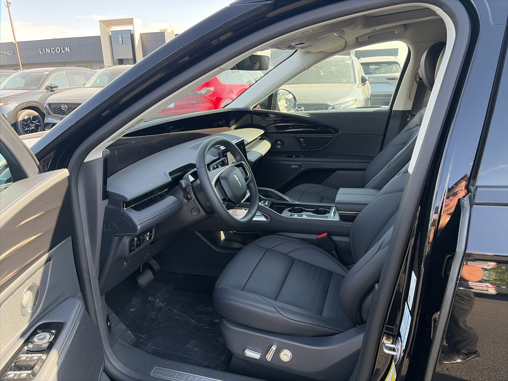 New 2026 Lincoln Nautilus Reserve w/ Jet Appearance Package AWD/4WD image 11