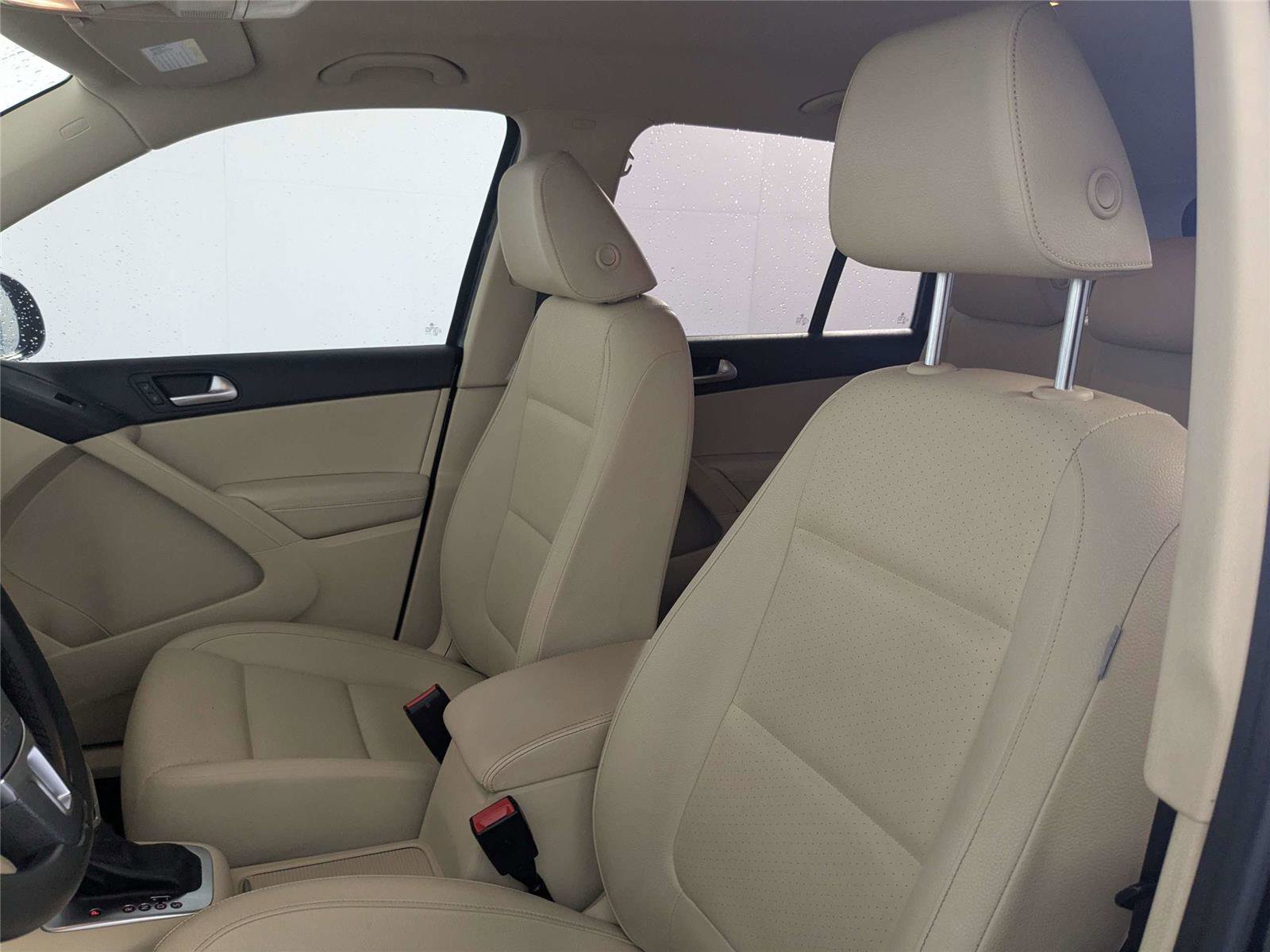 Used 2017 Volkswagen Tiguan S image 11