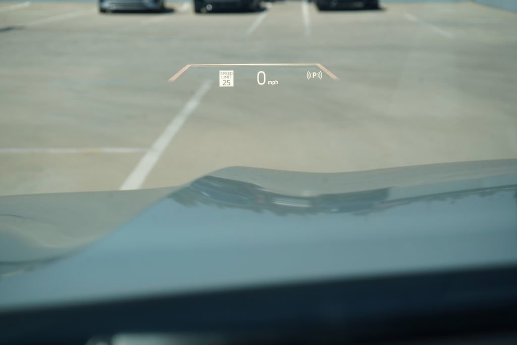 New 2026 BMW X6 xDrive40i w/ Premium Package image 8