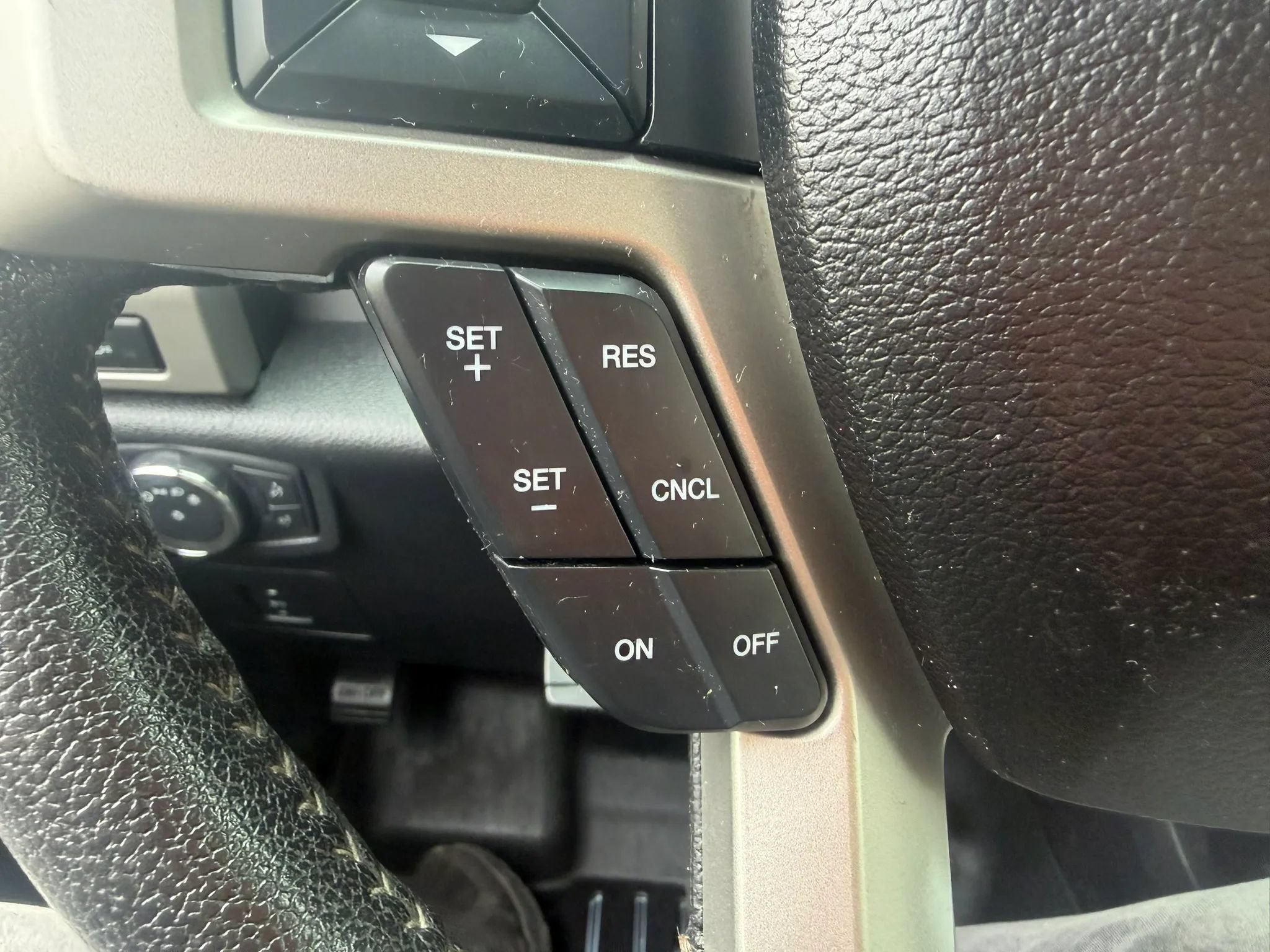 Used 2015 Ford F150 Lariat w/ Equipment Group 501A Mid AWD/4WD image 14