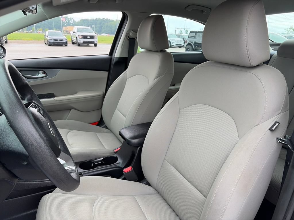 Used 2021 Kia Forte LXS FWD image 16