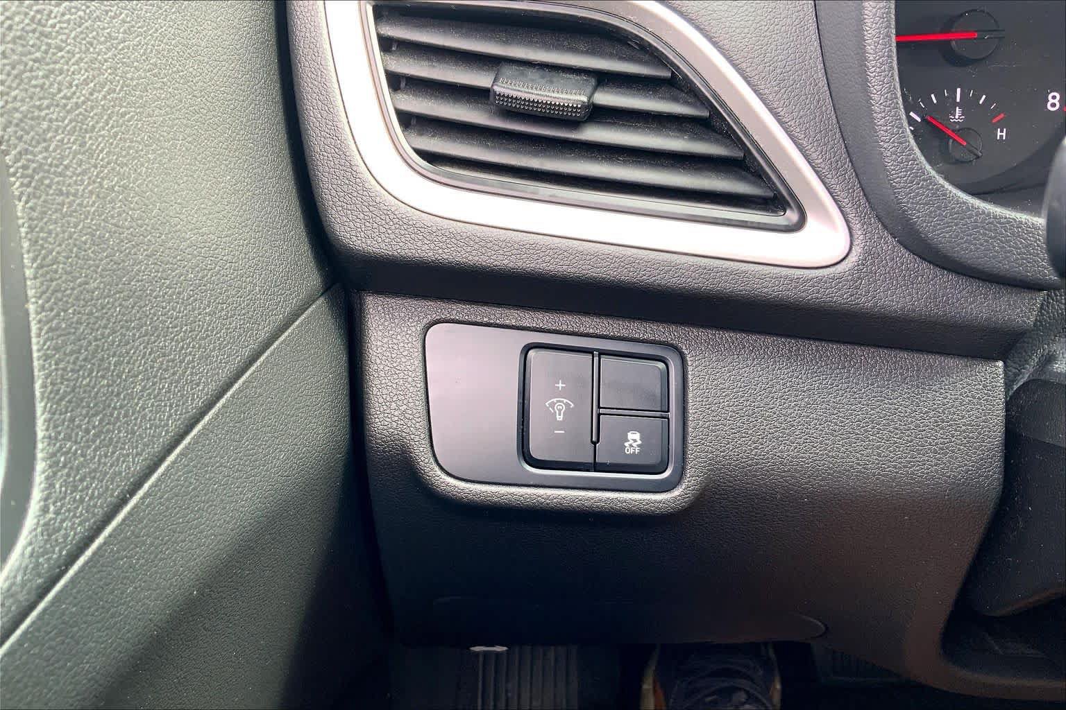 Used 2022 Hyundai Accent SE FWD image 34