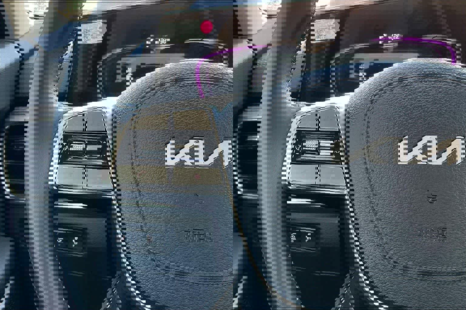 Used 2024 Kia Telluride EX w/ EX Captain's Chair Package image 24