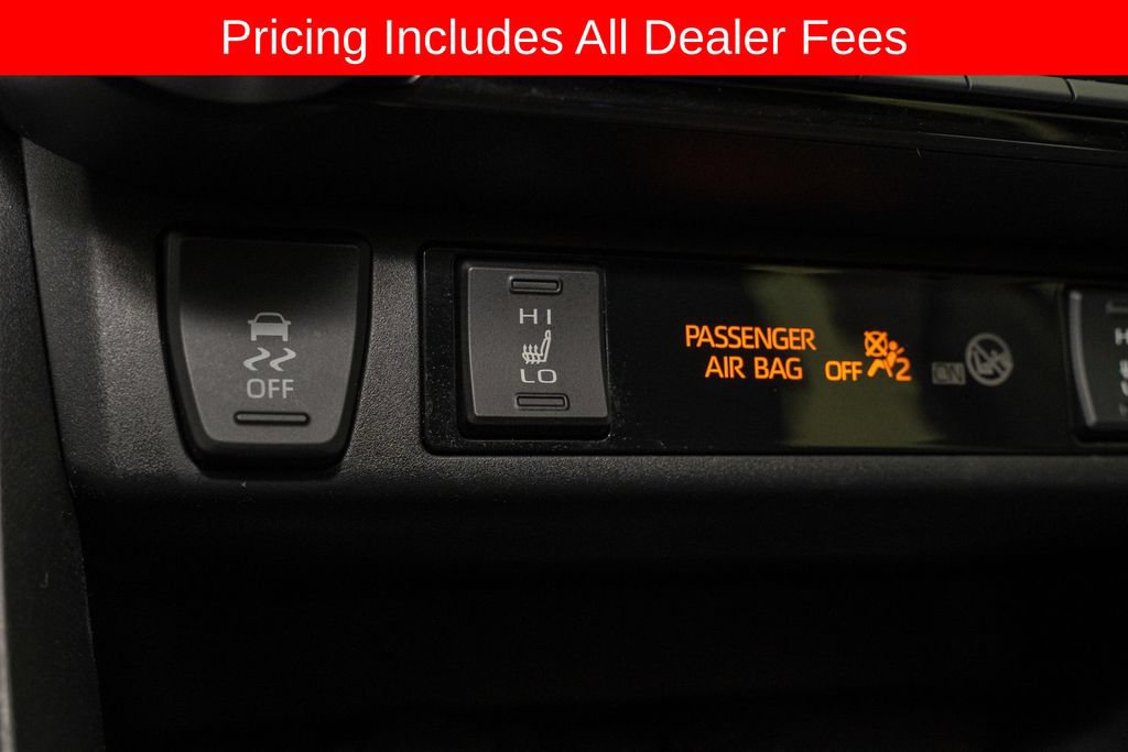 Used 2022 Toyota RAV4 XLE Premium AWD/4WD image 16