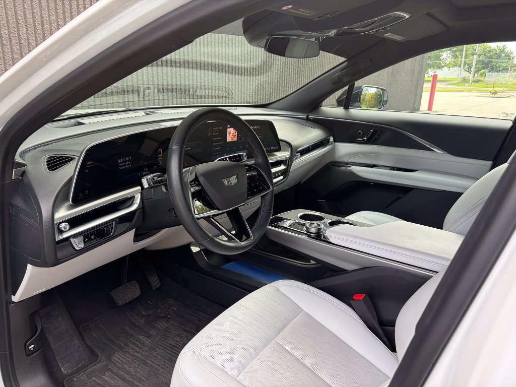 Used 2024 Cadillac Lyriq Sport AWD/4WD image 10