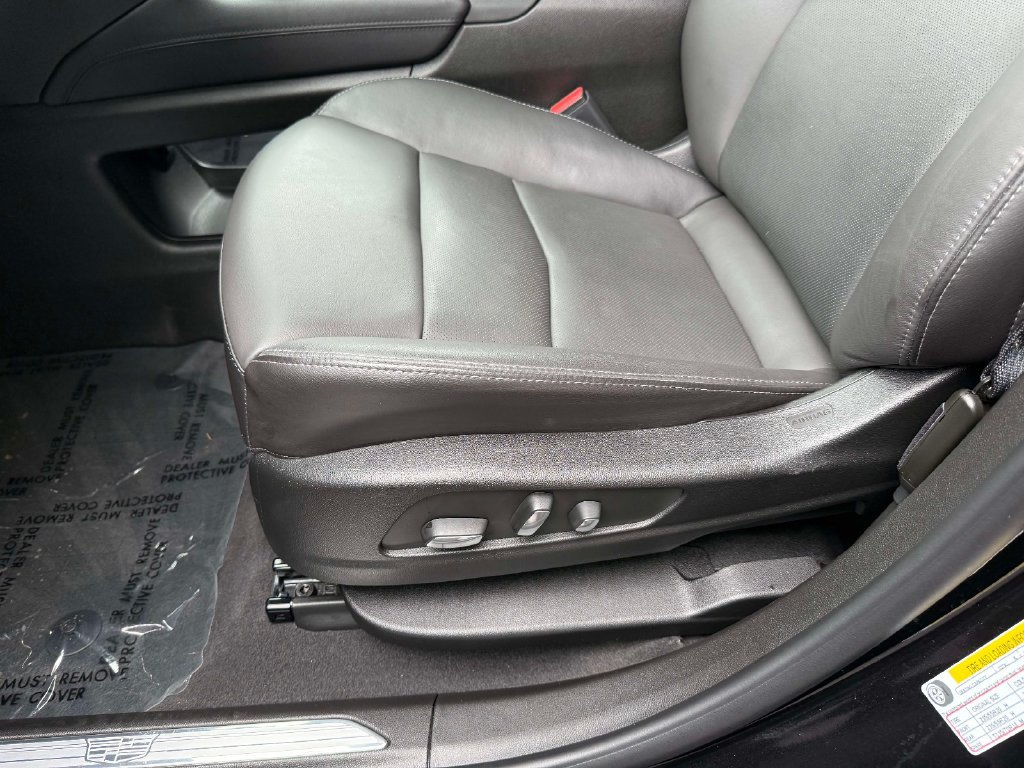 Certified 2026 Cadillac XT5 Sportv w/ LPO, Floor Liner Package AWD/4WD image 3
