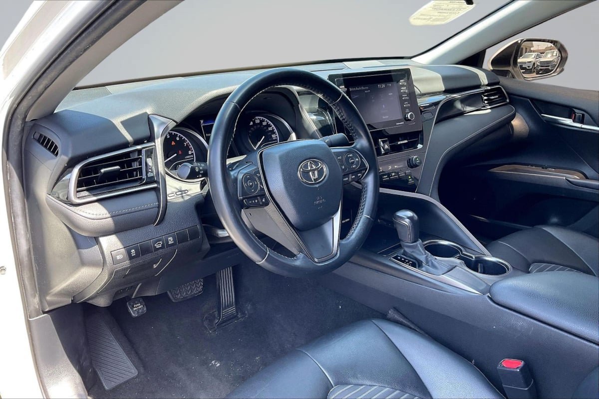 Used 2021 Toyota Camry SE FWD image 14