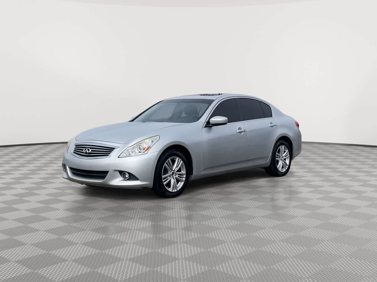 Used 2013 INFINITI G37 x w/ Premium Pkg AWD/4WD image 4