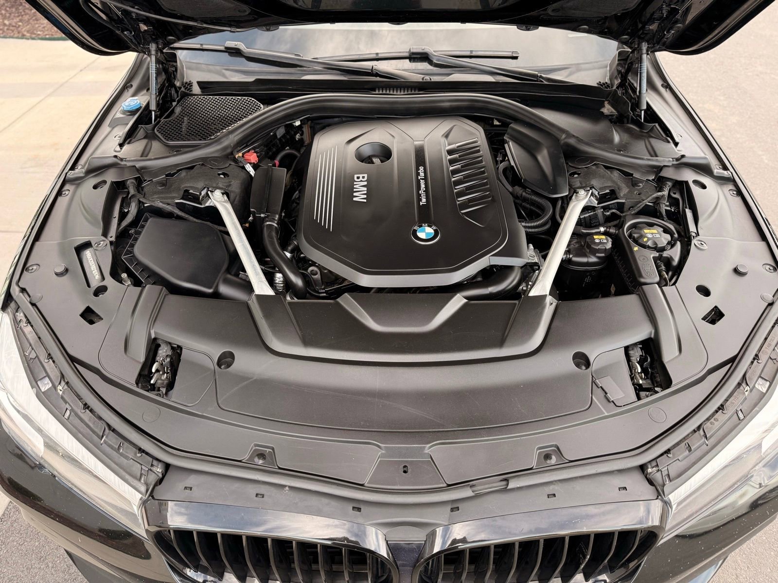 Used 2019 BMW 740i w/ M Sport Package image 49