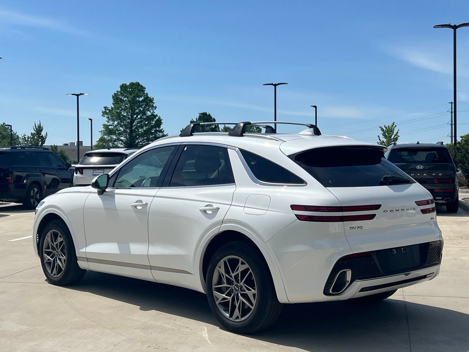 Used 2023 Genesis GV70 2.5T w/ Select Package AWD/4WD image 9