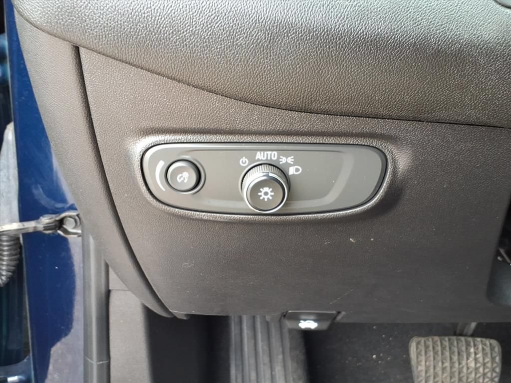 Used 2022 Chevrolet Equinox RS w/ LPO, Floor Liner Package FWD image 21