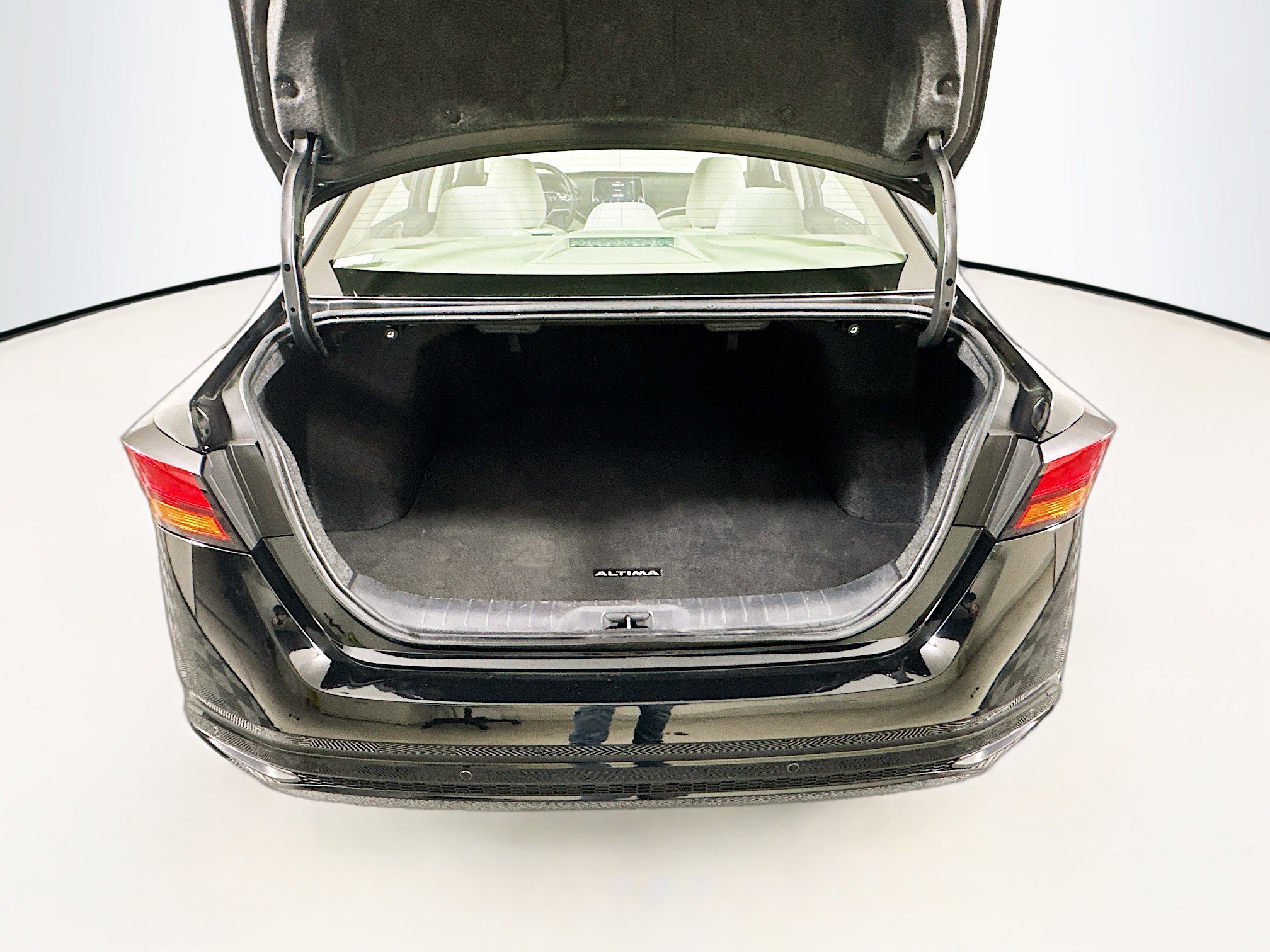 Used 2025 Nissan Altima 2.5 SV image 27