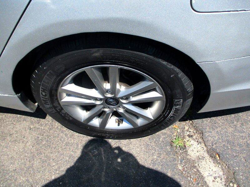 Used 2016 Hyundai Sonata SE image 7