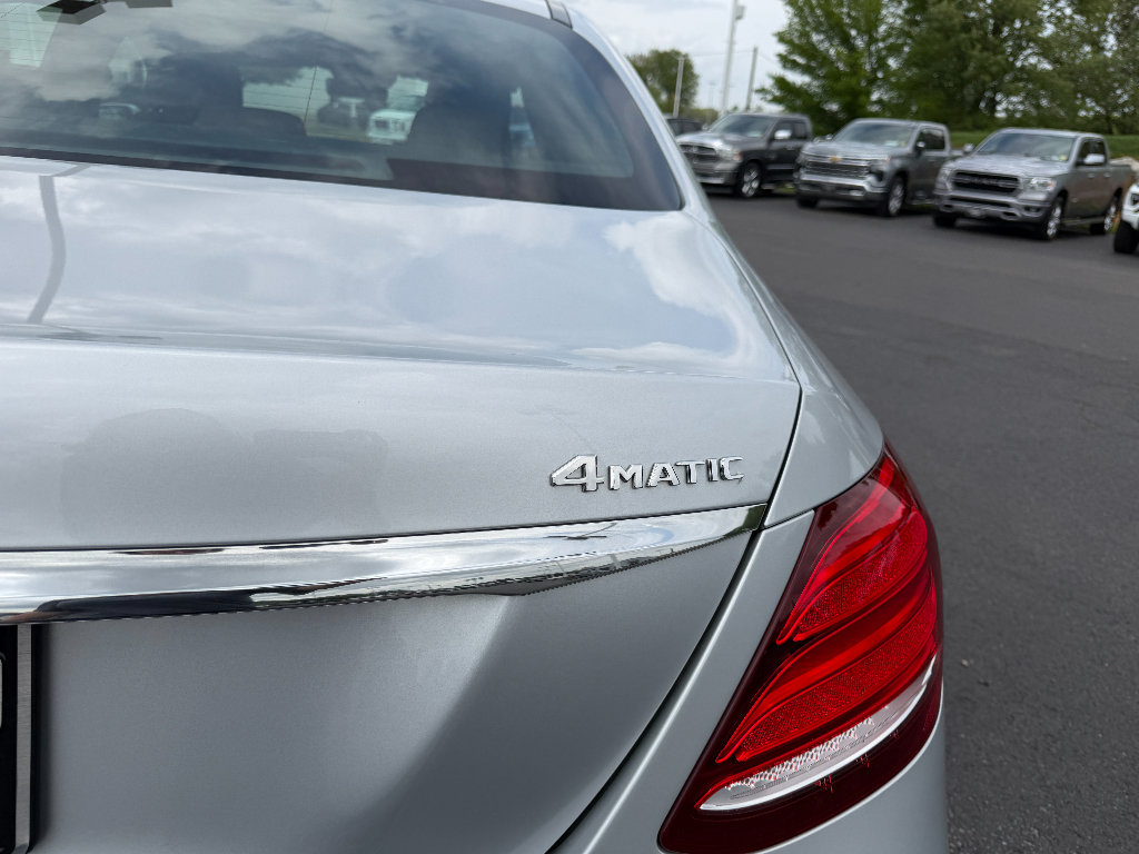 Used 2019 Mercedes-Benz E 300 4MATIC image 11