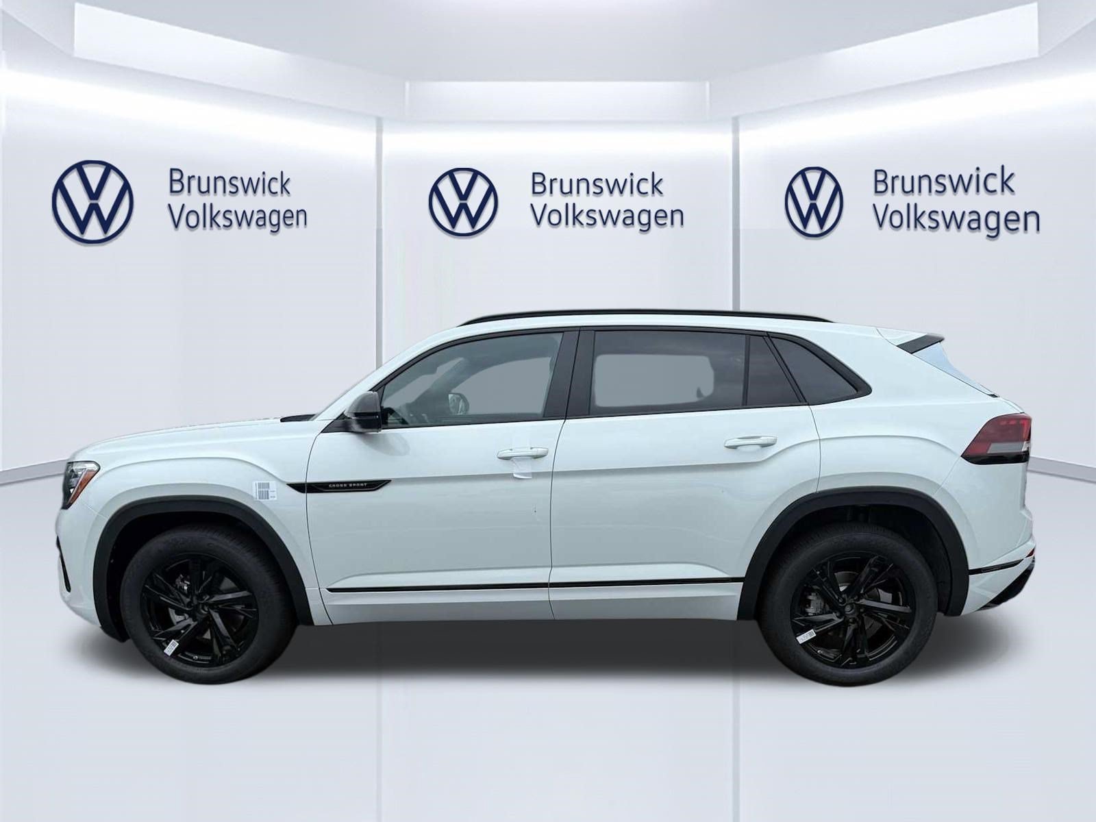 New 2026 Volkswagen Atlas Cross Sport SEL R-Line AWD/4WD image 2