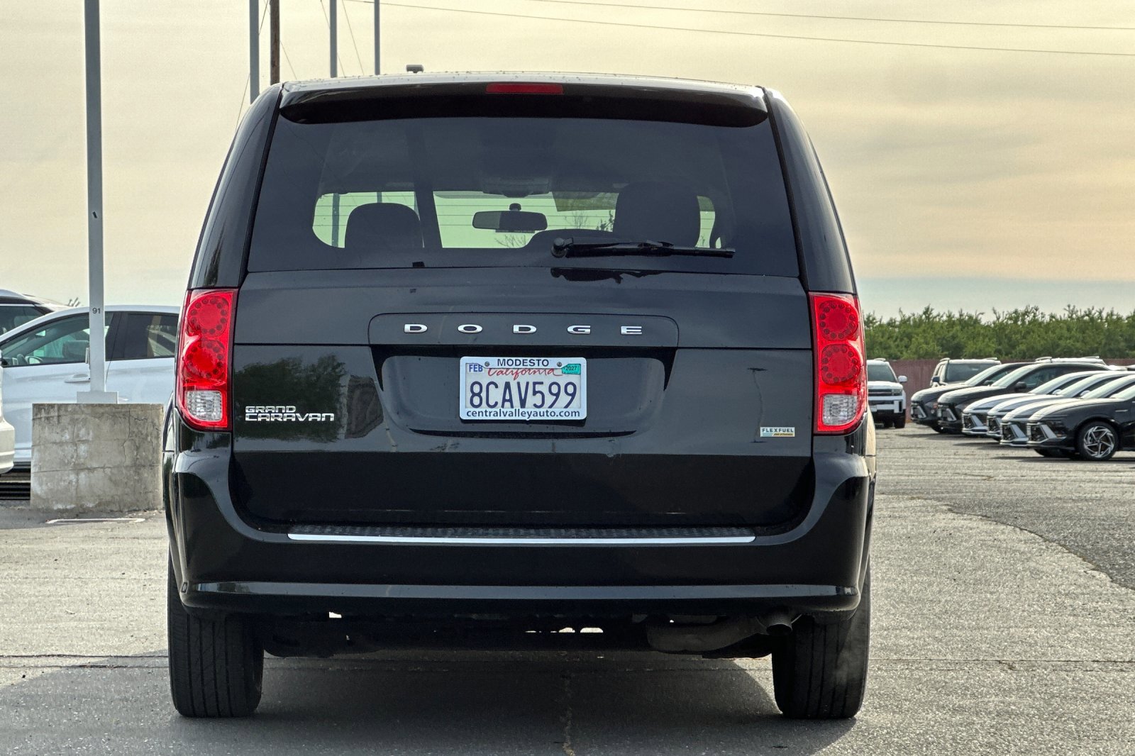 Used 2017 Dodge Grand Caravan SE image 5