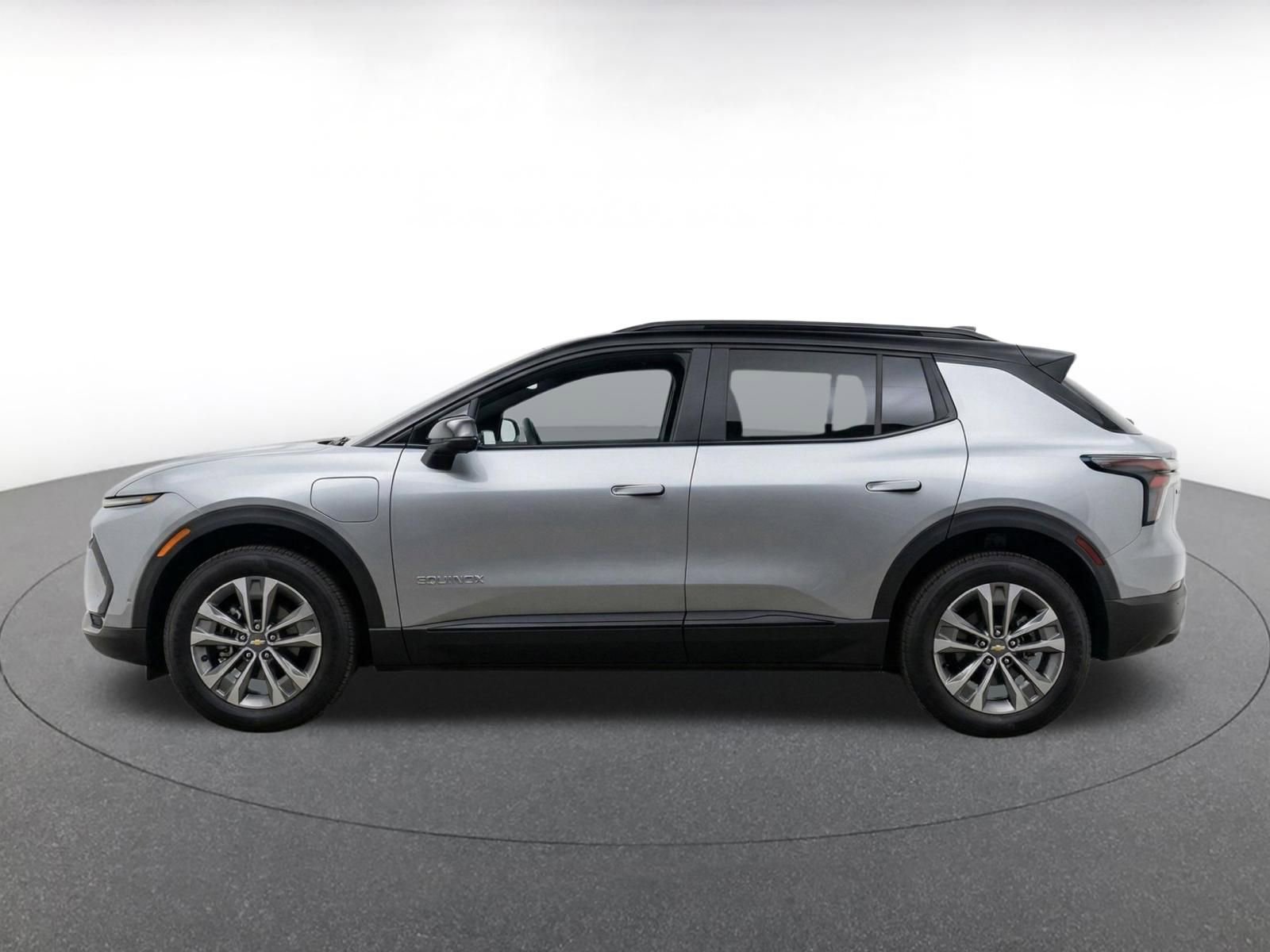 Used 2025 Chevrolet Equinox LT FWD image 4
