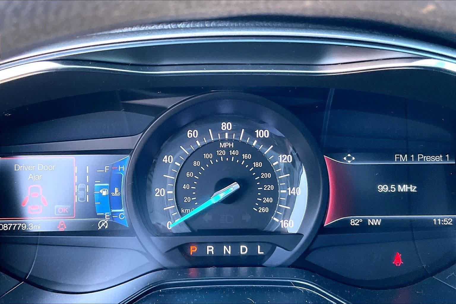 Used 2020 Ford Fusion SE FWD image 26