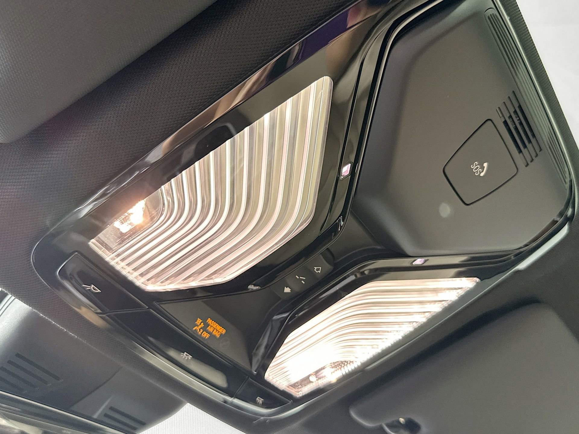 Used 2025 BMW 330i 330i w/ Convenience Package image 21